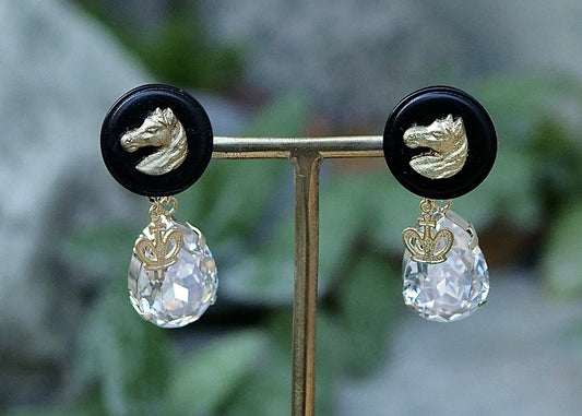 馬アンティークボタンピアス