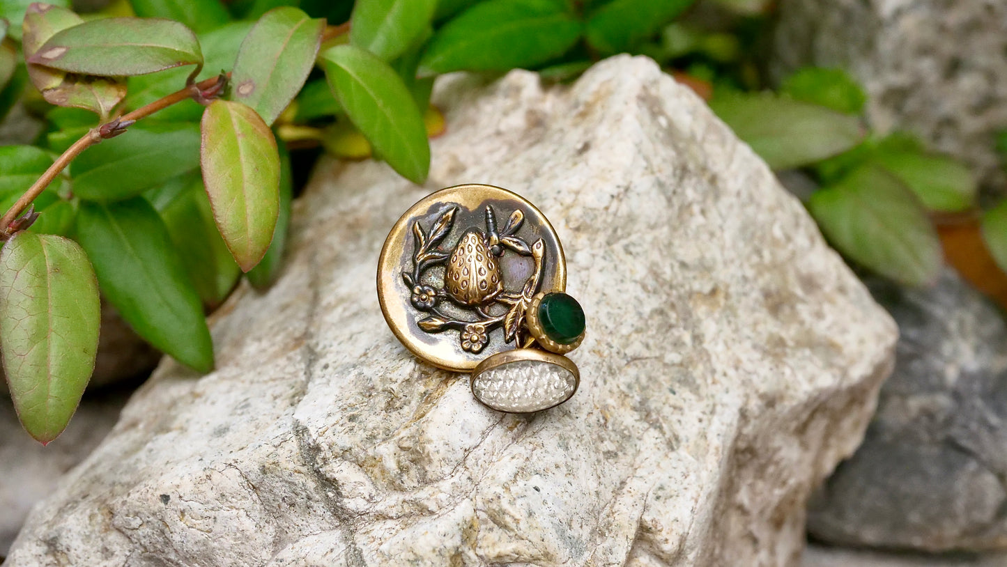 England strawberry ガラスブローチ