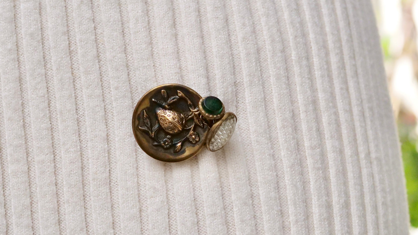 England strawberry ガラスブローチ