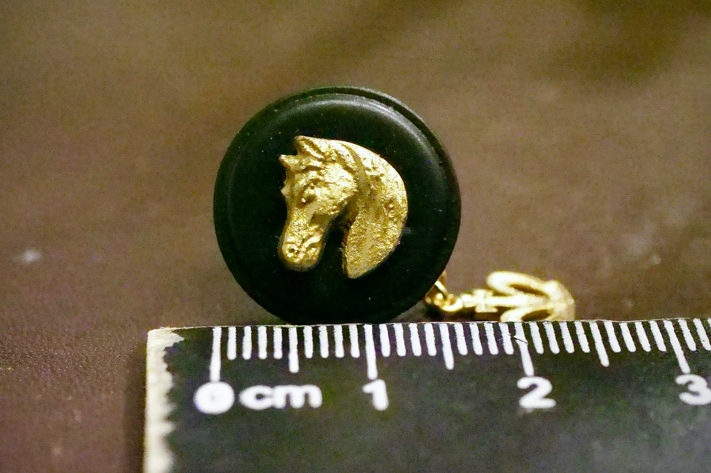 馬アンティークボタンピアス