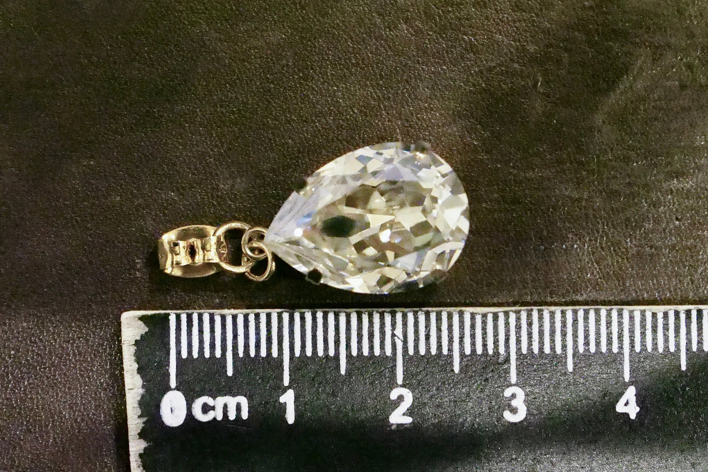 馬アンティークボタンピアス