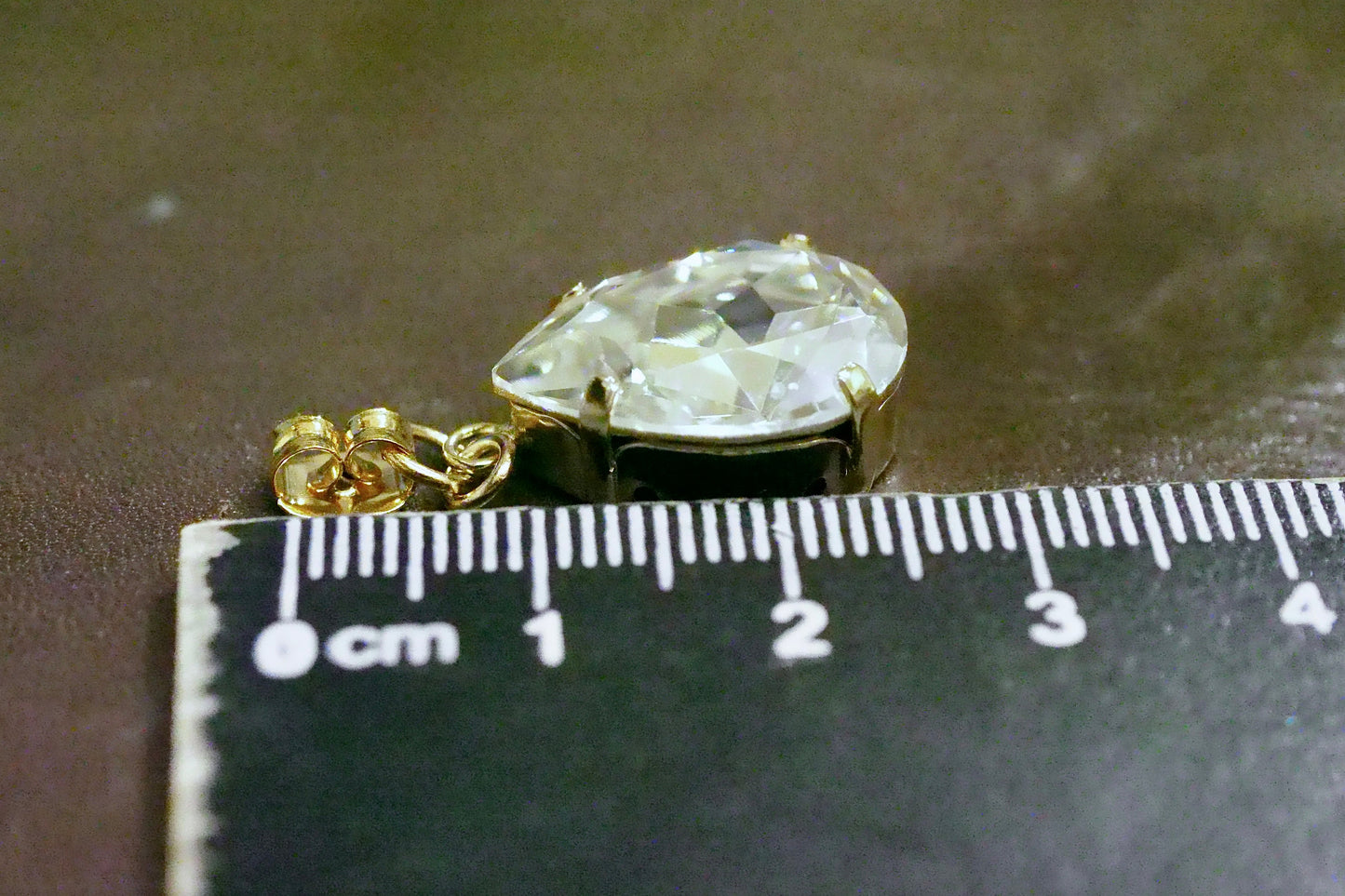 馬アンティークボタンピアス