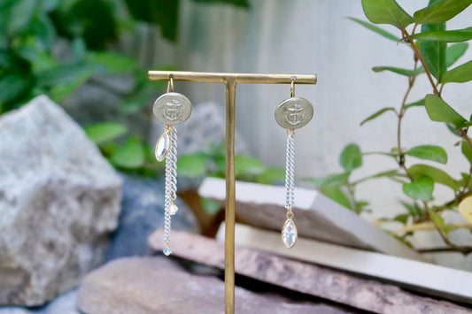 フランスボタンチェーンクリスタルピアス